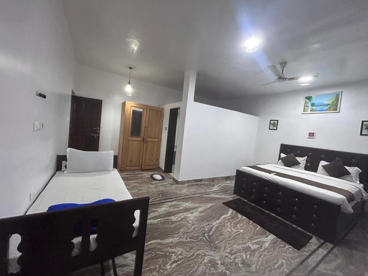 Hotel Baga Place Phòng bức ảnh